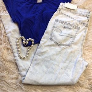 American Eagle Mom Jeans High Rise Distressed